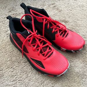 Mens Under Armour basketball sneakers
